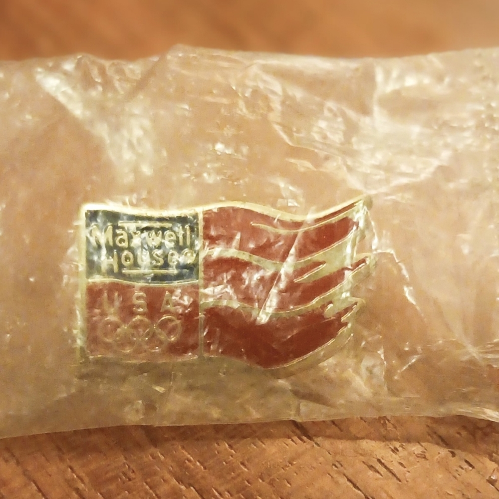 Vintage Pin - Picture 2 of 3